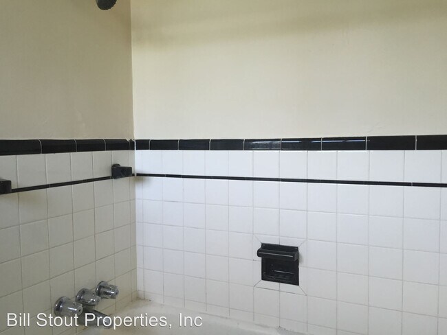 Building Photo - 522 W Ormsby Ave