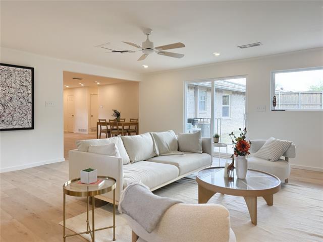 Building Photo - 312 W Little Creek Rd