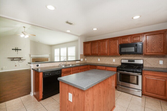 Building Photo - 21811 Black Mountain Way