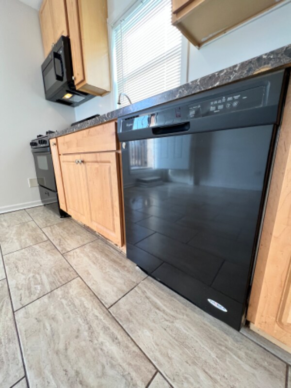 Building Photo - 8513 S Sangamon St