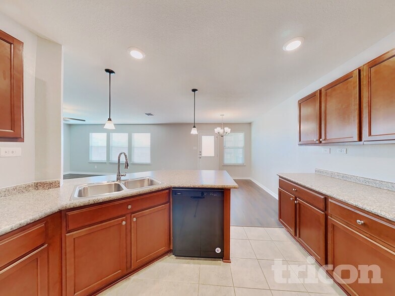 Building Photo - 1519 Overlook Bank