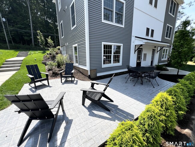 Building Photo - 177 Butternut St