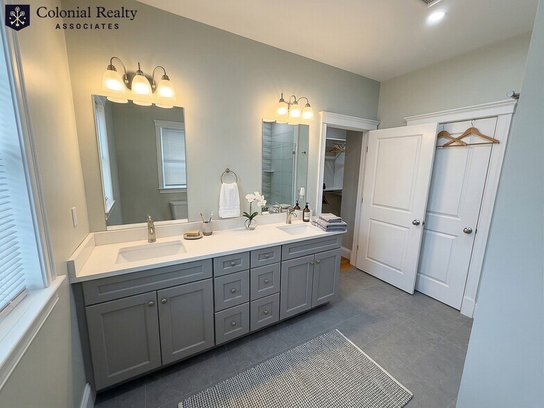 Building Photo - 42 Parsons St