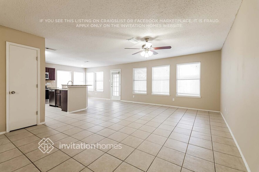 Building Photo - 2040 Cardinal Ln