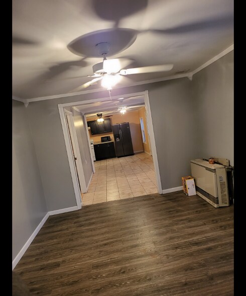 Building Photo - 107 Canaan St