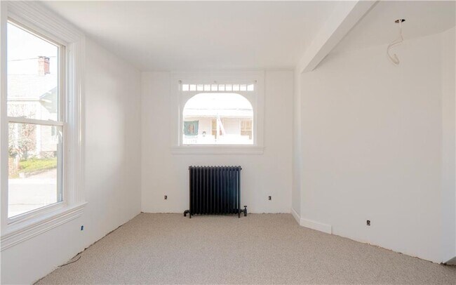 Building Photo - 8 Pleasant St