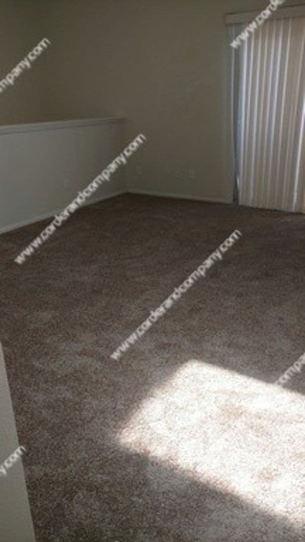 Building Photo - Beautiful Upstairs Condo, Spacious 2 Bedroom 1.5 Bathroom and 928 Sq Ft. In Nice Community, The P...