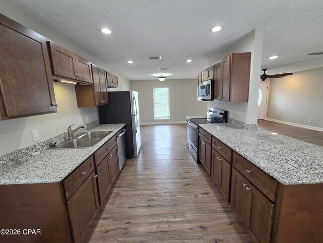 Building Photo - 211 Sukoshi Dr