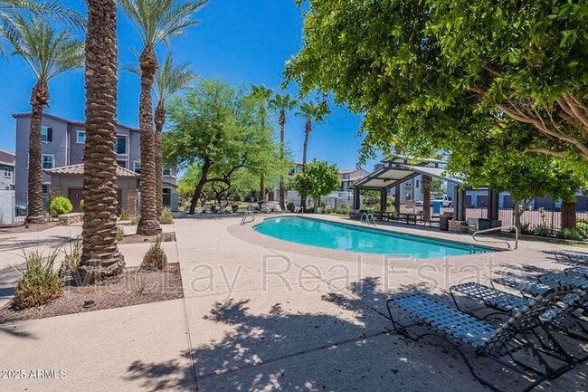 Building Photo - 2271 E Hidalgo Ave