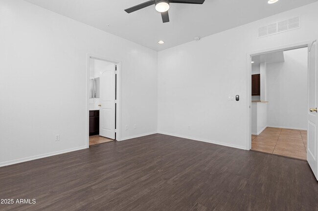 Building Photo - 8940 W Olive Ave