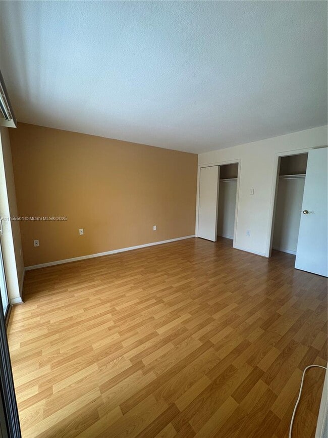 Building Photo - 8607 SW 137th Ave