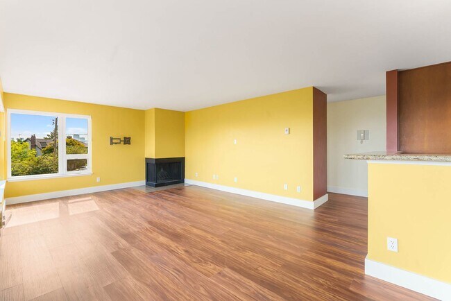 Building Photo - 1717 5th Ave N