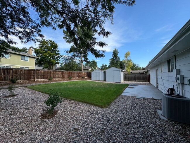 Building Photo - 4045 Dogwood Ct