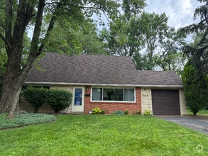 Building Photo - 1069 Caniff Rd