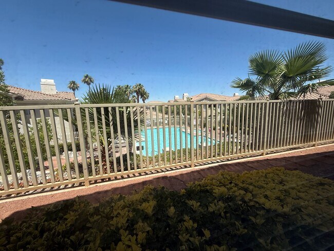 Building Photo - Renovated 2 Bedroom in Summerlin