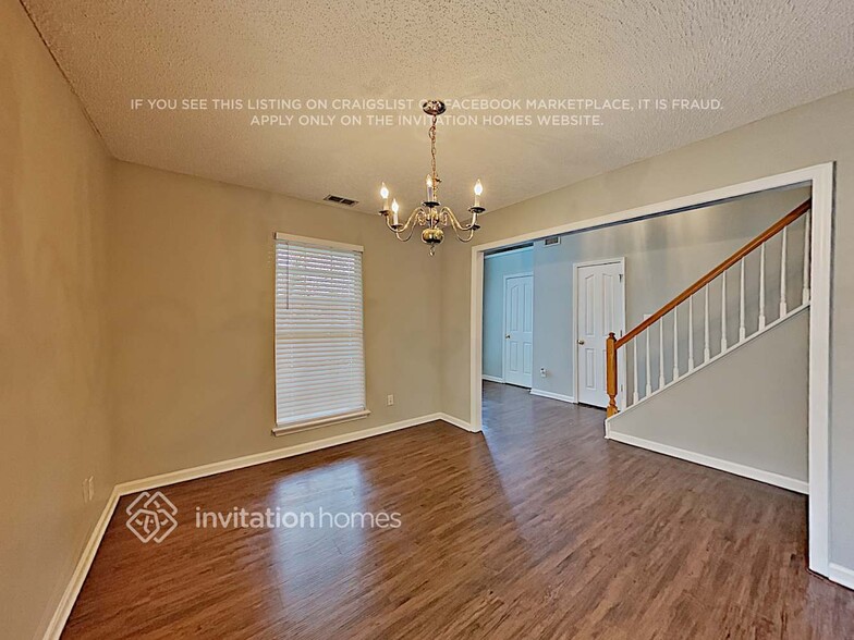 Building Photo - 11410 Larix Dr