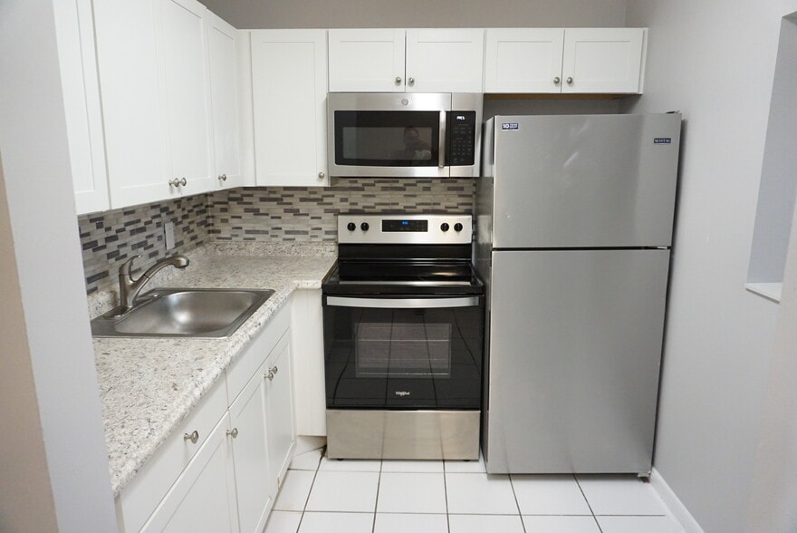 Building Photo - 294 Chatham O