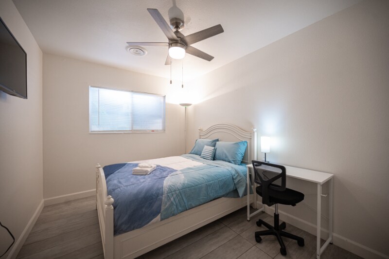 Building Photo - 401 Lorenzi St