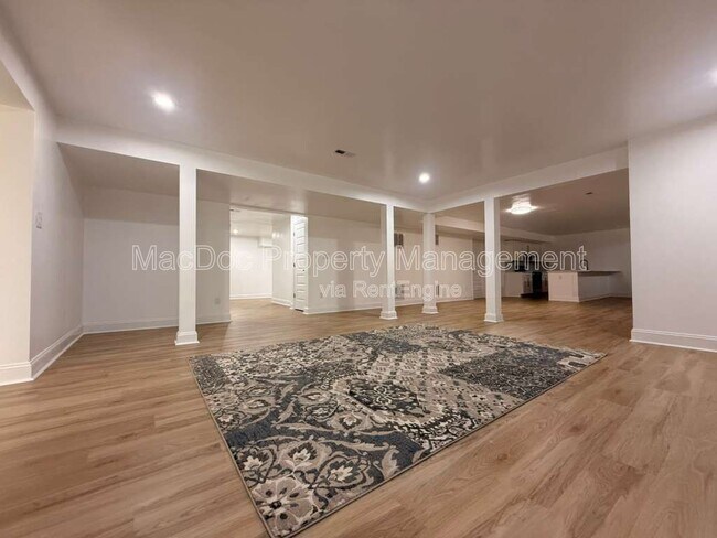 Building Photo - 10402 Laurel Ridge Way