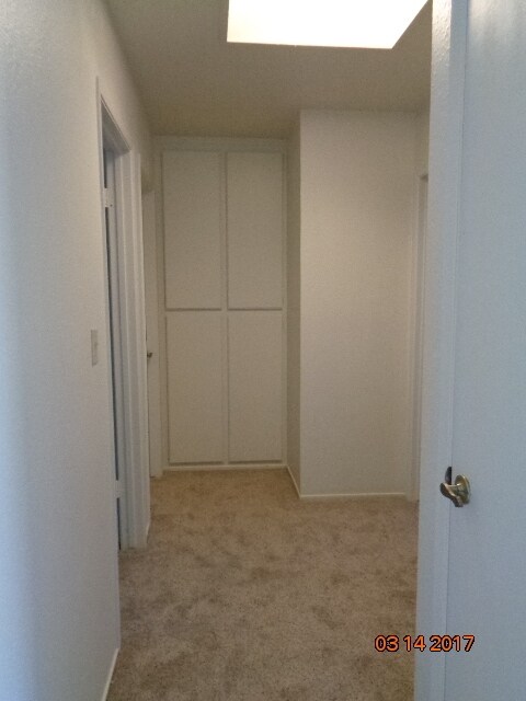 Building Photo - 312 Royal Oaks Dr