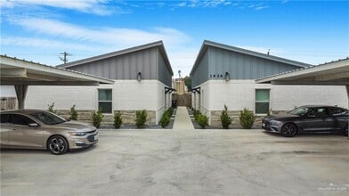 Building Photo - 11 Playa Dr