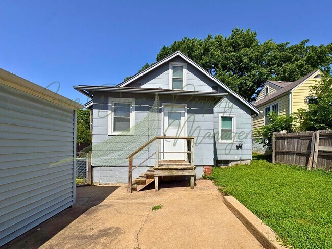 Building Photo - BEAUTIFUL HOME IN INDEPENDENCE!!