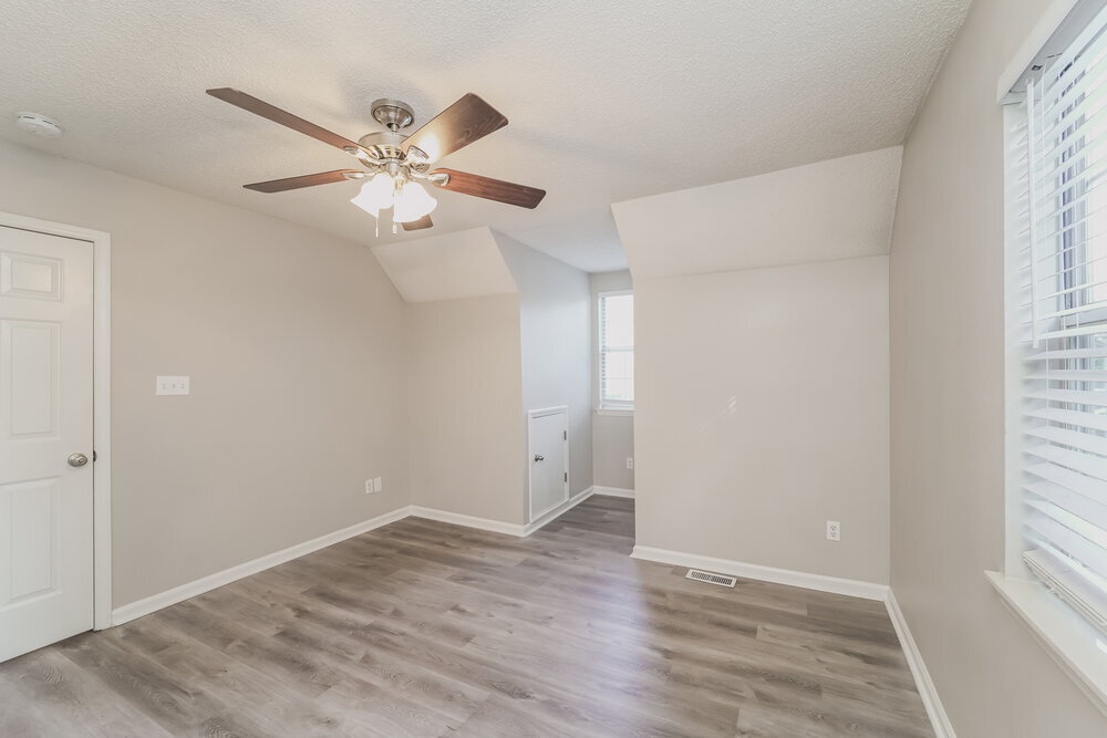 Building Photo - 9000 Oren Thompson Rd