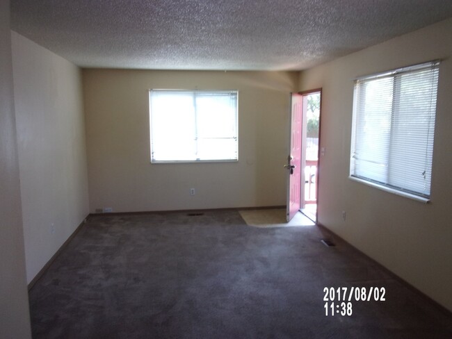 Building Photo - Littleton Ranch Style Townhome - 2 Bedroom...