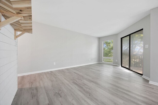 Building Photo - Fully Renovated 2BR/2BA Condo for Rent – P...