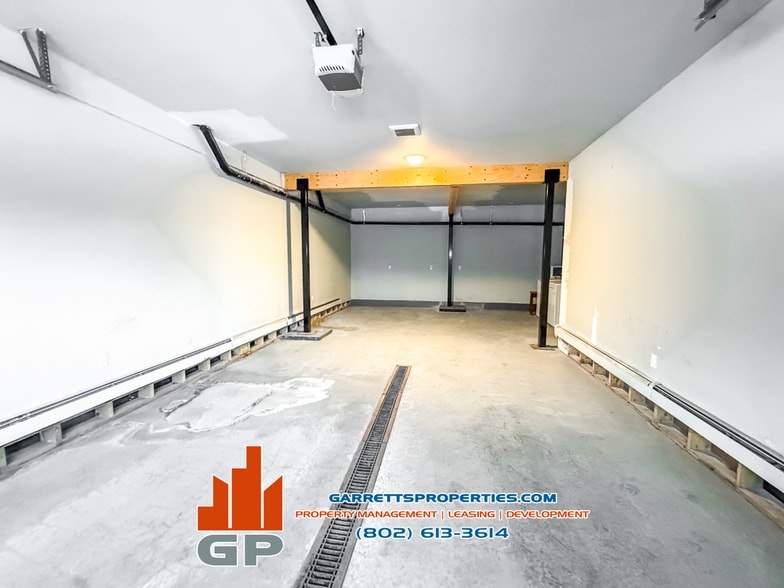 Building Photo - 1698 Winch Hill Rd