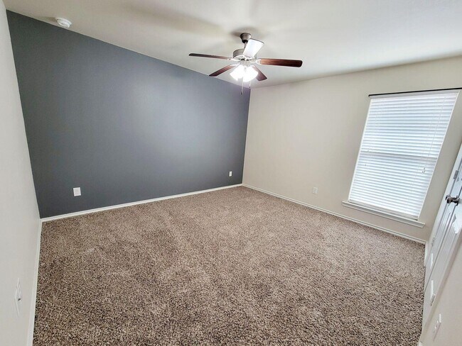 Building Photo - 13803 Avenue W