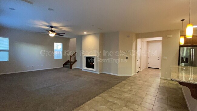 Building Photo - 172 W Viola St