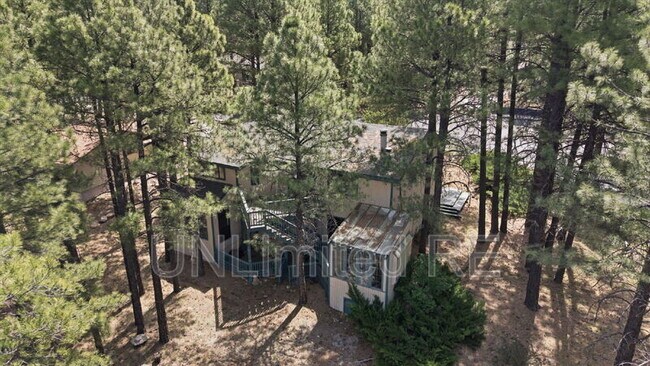 Building Photo - 1410 Inverrary Way