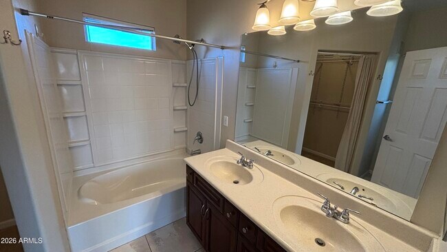 Building Photo - 1920 E Bell Rd