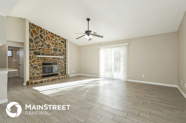 Building Photo - 7005 Huntington Woods Cir E