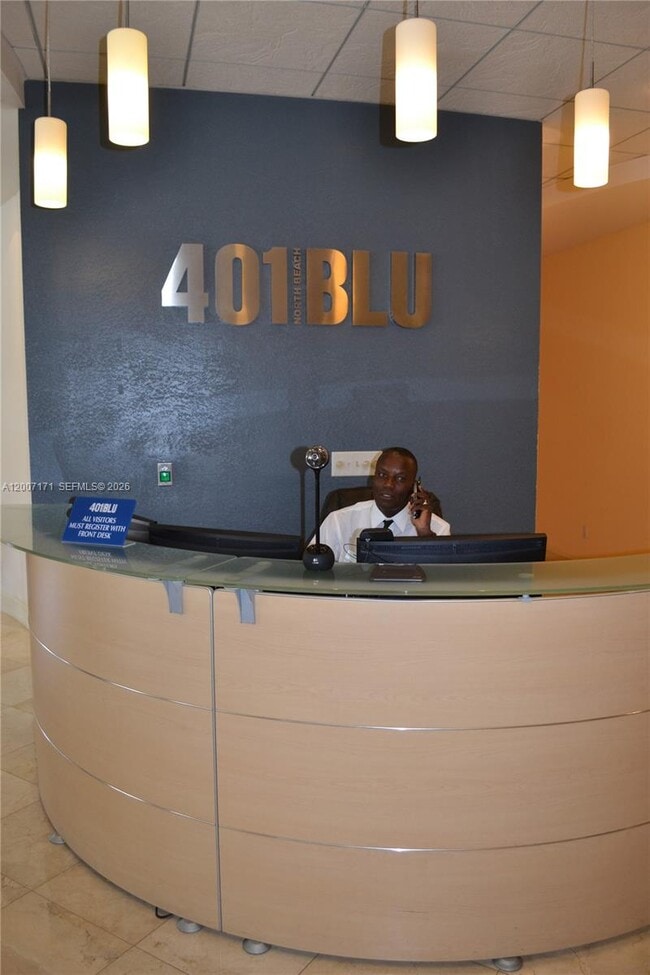 Building Photo - 401 69th St