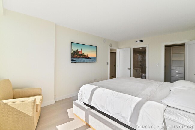 Building Photo - 2600 N Flagler Dr