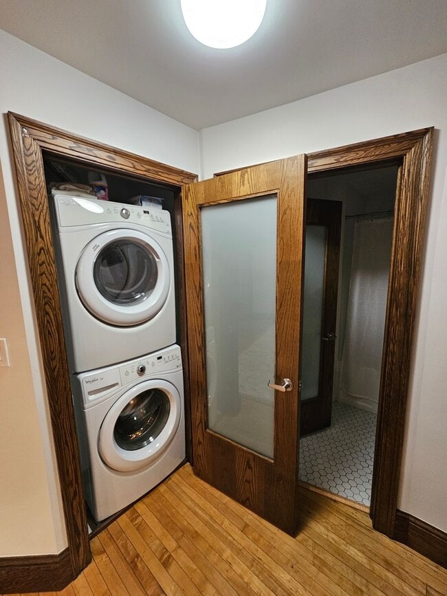 Building Photo - Fully Furnished Public Square Apartment!!!