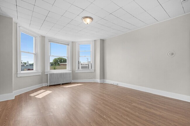 Building Photo - 3410 Belair Rd