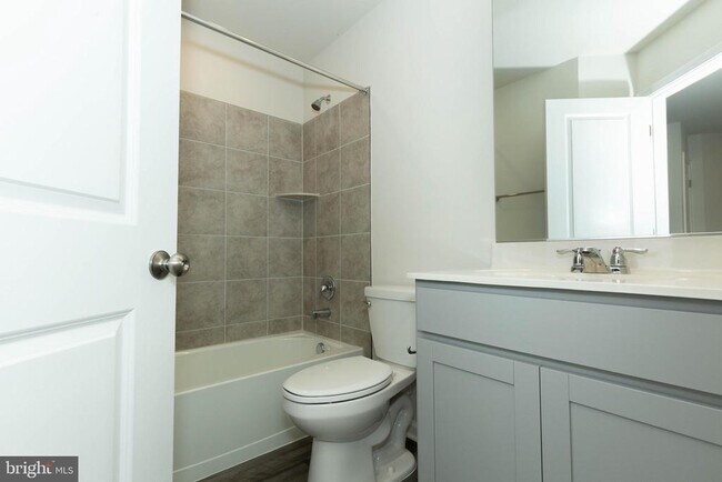 Building Photo - 158 Cooperage Rd