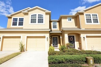 Building Photo - OVIEDO 3br 2.5ba townhome in Arborview Par...