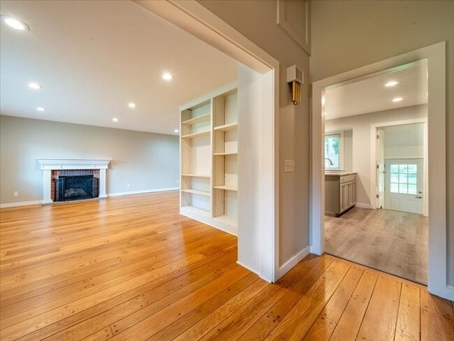 Building Photo - 7 Courtenay Cir