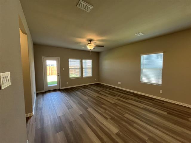 Building Photo - 945 Summer Dr