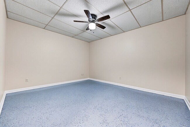 Building Photo - 129a McWhirter Pl