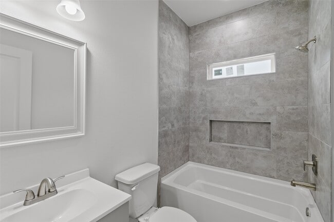 Building Photo - 760 Juneau Ct