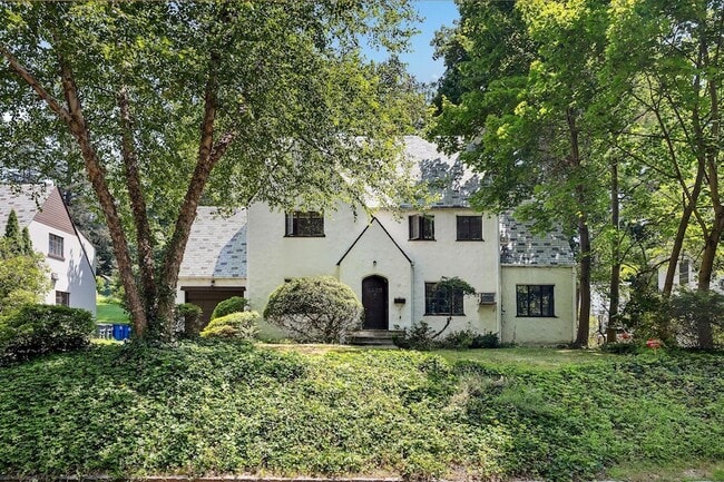 Primary Photo - 10 River Rd