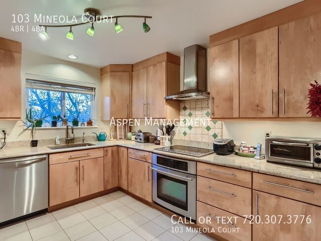 Building Photo - 103 Mineola Ct