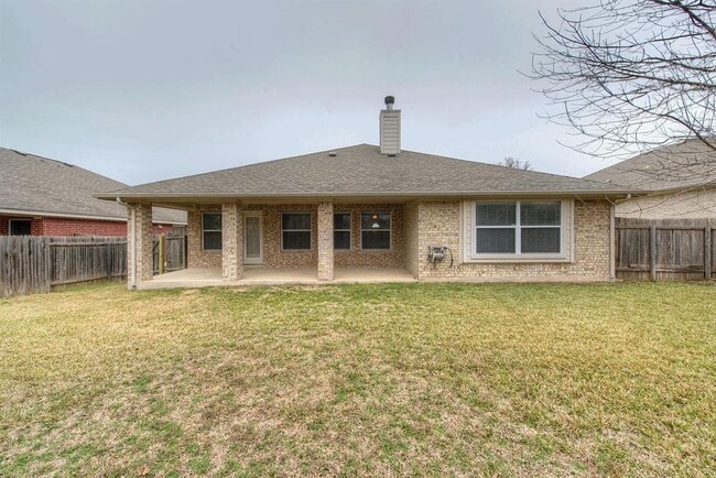 Building Photo - 9812 Pasatiempo Dr