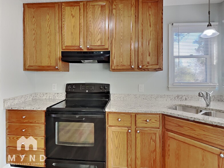 Building Photo - 4116 Iron Horse Rd