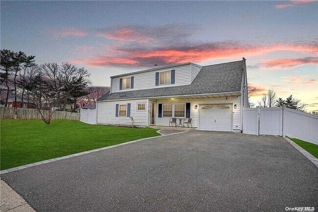 Primary Photo - 47 Manhasset Ave